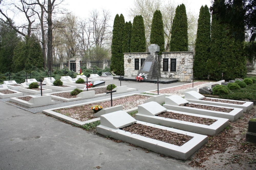 Cmentarz wojskowy przy ul. Cmentarnej w Dębicy