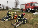 strażacy podczas kursu pierwszej pomocy