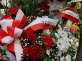 Wiązanka kwiatów na grobie Stanisława Garstka