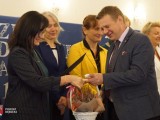 Wicestarosta Dębicki składa gratulację nauczycielom