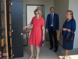 Starosta i Wiceprzewodnicząca Rady Powiatu Dębickiego oglądają nowy budynek ZSS w Dębicy