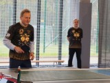 Poseł na Sejm RP gra w tenisa stołowego