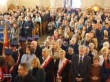 Grupa osób w kościele