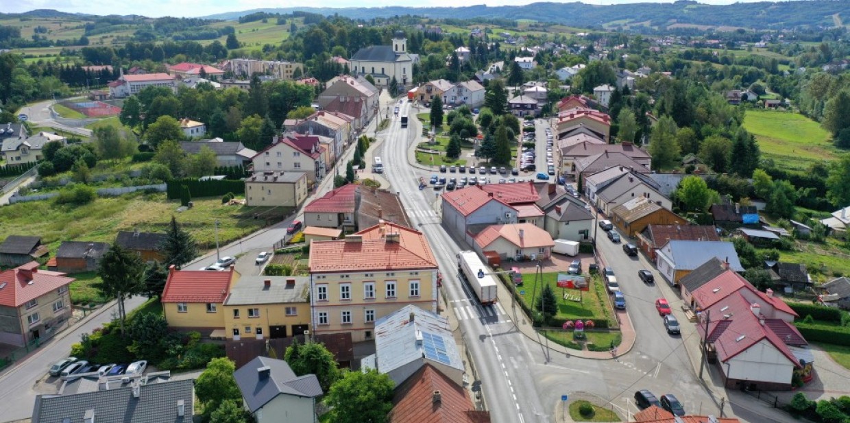 Powiatowe inwestycje w gminie Brzostek w 2020 r. i plany inwestycyjne na 2021 r.