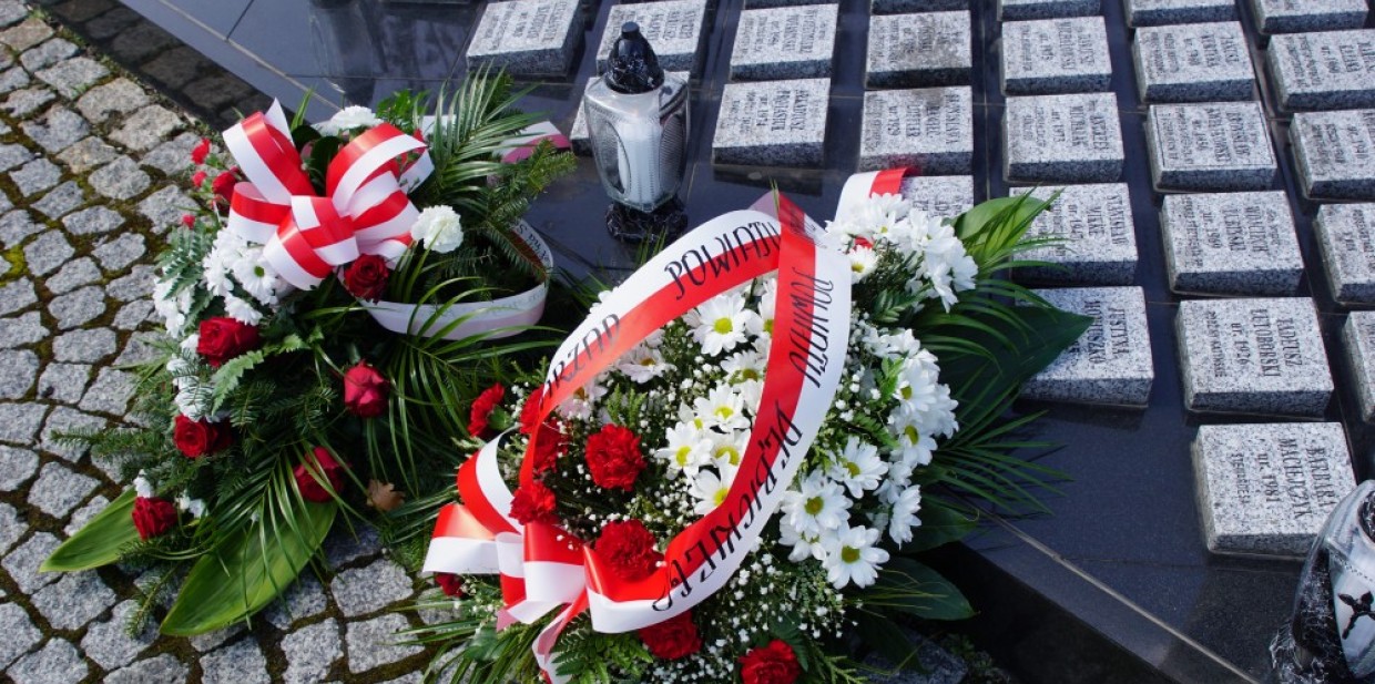 Zarząd Powiatu Dębickiego uczcił pamięć ofiar katastrofy smoleńskiej z 2010 r.