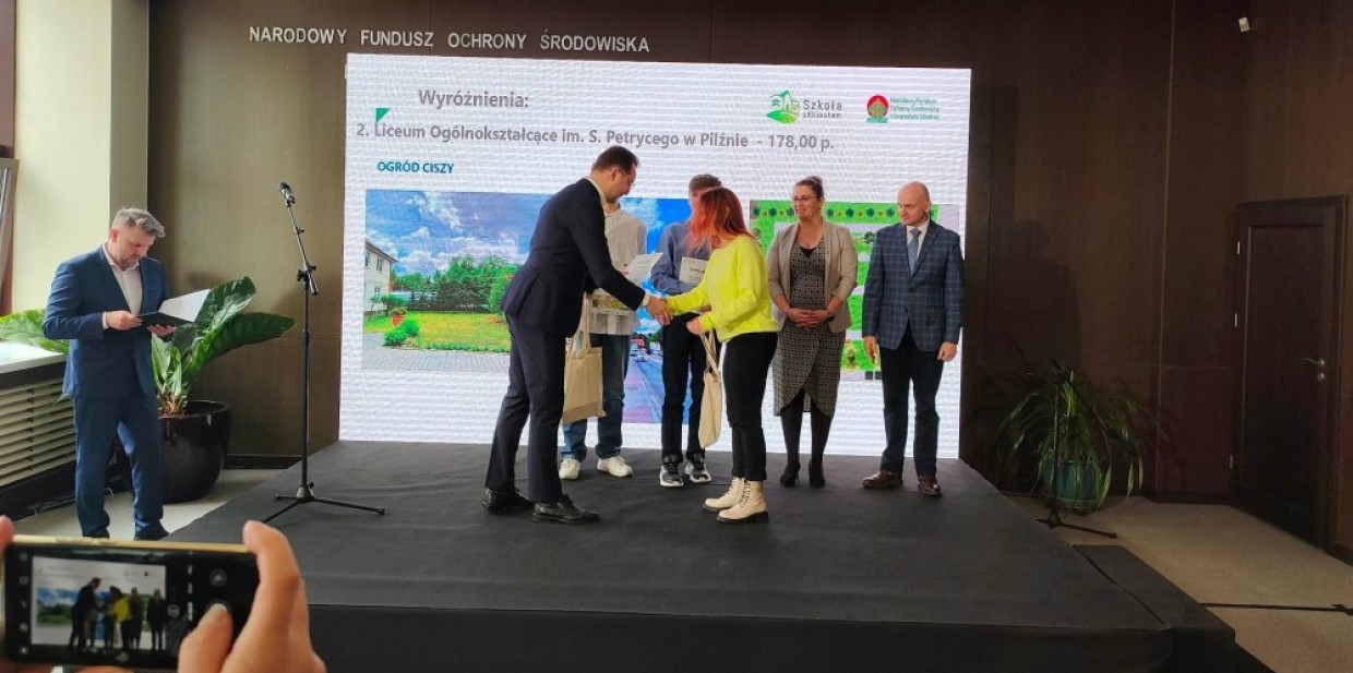 5000 zł na realizację projektu `Szkoła z klimatem` dla LO Pilzno