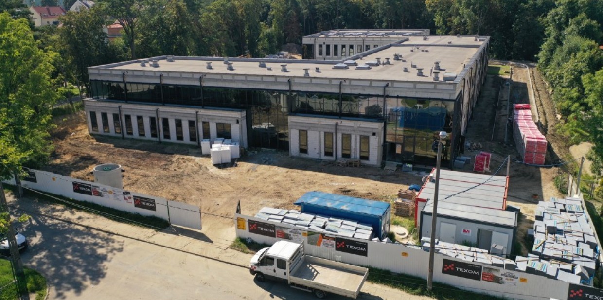 Trwają intensywne prace na placu budowy nowej szkoły specjalnej w Dębicy